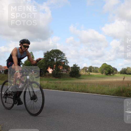 25.08.2024 - Elbe Triathlon Hamburg Fuchs,  Jonas http://msf.ph/oto/6823737 25.08.2024 10:16:43 Radfahren 401, 431, 214, 267 meine-sportfotos.de