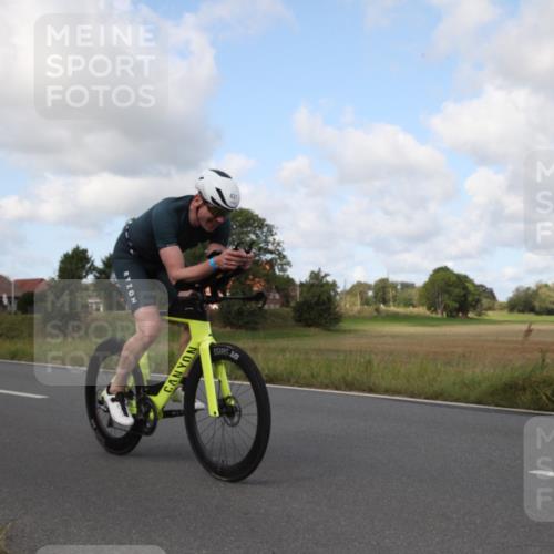 25.08.2024 - Elbe Triathlon Hamburg Fuchs,  Jonas http://msf.ph/oto/6823742 25.08.2024 10:16:41 Radfahren 401, 431, 214 meine-sportfotos.de