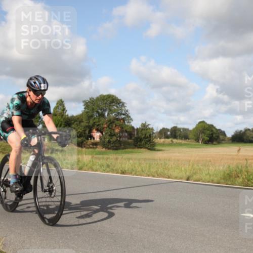 25.08.2024 - Elbe Triathlon Hamburg Fuchs,  Jonas http://msf.ph/oto/6823765 25.08.2024 10:15:57 Radfahren 384, 547, 497 meine-sportfotos.de