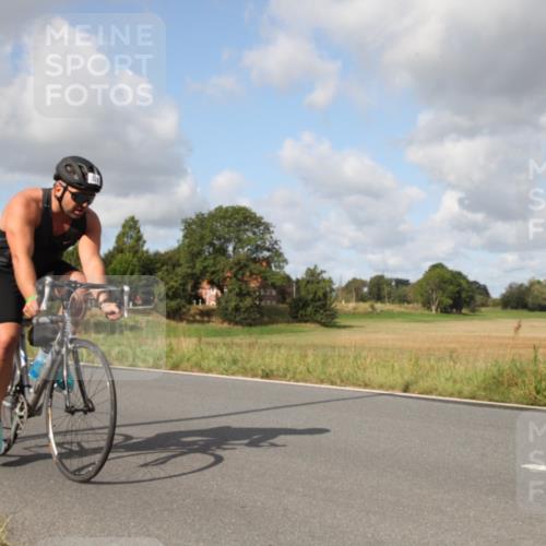 25.08.2024 - Elbe Triathlon Hamburg Fuchs,  Jonas http://msf.ph/oto/6823773 25.08.2024 10:15:39 Radfahren 381, 383, 552, 328 meine-sportfotos.de