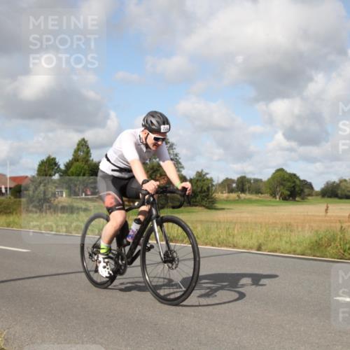 25.08.2024 - Elbe Triathlon Hamburg Fuchs,  Jonas http://msf.ph/oto/6823809 25.08.2024 10:15:02 Radfahren 224, 470 meine-sportfotos.de