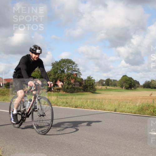 25.08.2024 - Elbe Triathlon Hamburg Fuchs,  Jonas http://msf.ph/oto/6823828 25.08.2024 10:14:49 Radfahren 525, 1850, 300, 486, 417 meine-sportfotos.de