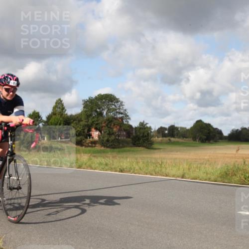 25.08.2024 - Elbe Triathlon Hamburg Fuchs,  Jonas http://msf.ph/oto/6823864 25.08.2024 10:14:07 Radfahren 388, 327, 505, 446, 504 meine-sportfotos.de