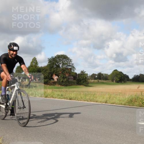 25.08.2024 - Elbe Triathlon Hamburg Fuchs,  Jonas http://msf.ph/oto/6823867 25.08.2024 10:14:05 Radfahren 528, 388, 327, 505, 446, 504 meine-sportfotos.de