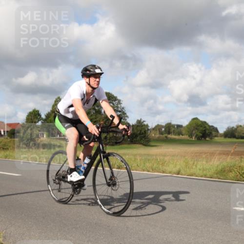 25.08.2024 - Elbe Triathlon Hamburg Fuchs,  Jonas http://msf.ph/oto/6823891 25.08.2024 10:13:28 Radfahren 354 meine-sportfotos.de