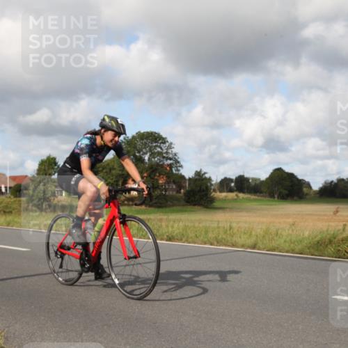 25.08.2024 - Elbe Triathlon Hamburg Fuchs,  Jonas http://msf.ph/oto/6823896 25.08.2024 10:13:13 Radfahren 519, 518, 485 meine-sportfotos.de