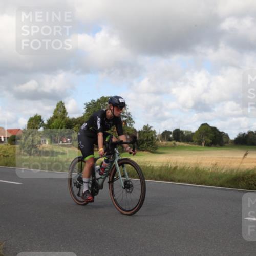 25.08.2024 - Elbe Triathlon Hamburg Fuchs,  Jonas http://msf.ph/oto/6823901 25.08.2024 10:13:11 Radfahren 519, 518, 485 meine-sportfotos.de