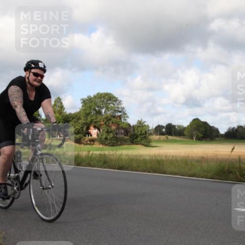 25.08.2024 - Elbe Triathlon Hamburg Fuchs,  Jonas http://msf.ph/oto/6823905 25.08.2024 10:13:09 Radfahren 519, 518, 485 meine-sportfotos.de