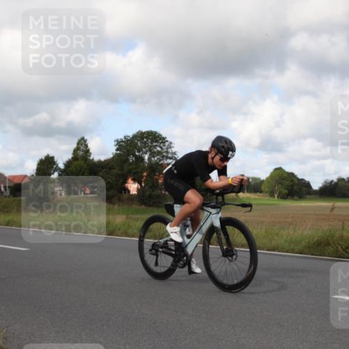 25.08.2024 - Elbe Triathlon Hamburg Fuchs,  Jonas http://msf.ph/oto/6823911 25.08.2024 10:13:01 Radfahren 372, 469 meine-sportfotos.de