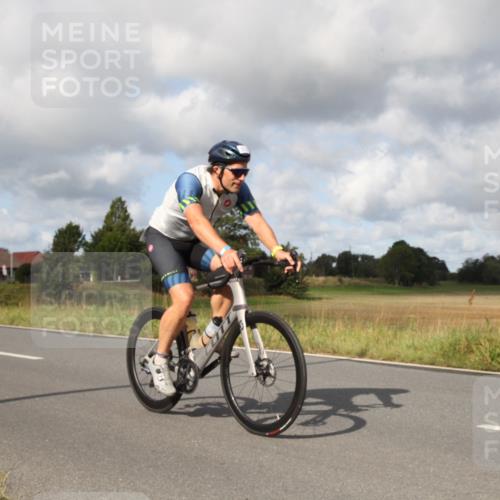 25.08.2024 - Elbe Triathlon Hamburg Fuchs,  Jonas http://msf.ph/oto/6823924 25.08.2024 10:12:43 Radfahren 373, 376 meine-sportfotos.de