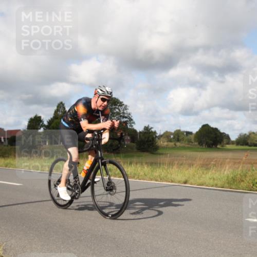 25.08.2024 - Elbe Triathlon Hamburg Fuchs,  Jonas http://msf.ph/oto/6823952 25.08.2024 10:12:12 Radfahren 463, 453 meine-sportfotos.de