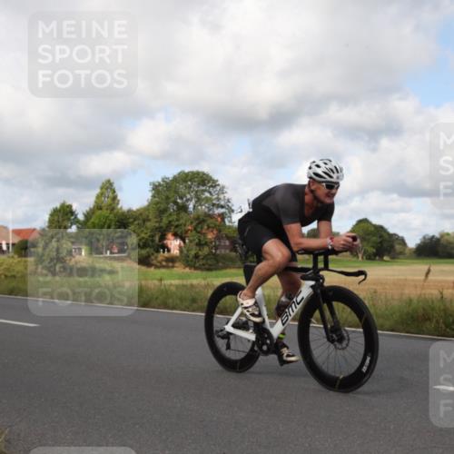 25.08.2024 - Elbe Triathlon Hamburg Fuchs,  Jonas http://msf.ph/oto/6823964 25.08.2024 10:11:53 Radfahren 447, 409, 333 meine-sportfotos.de