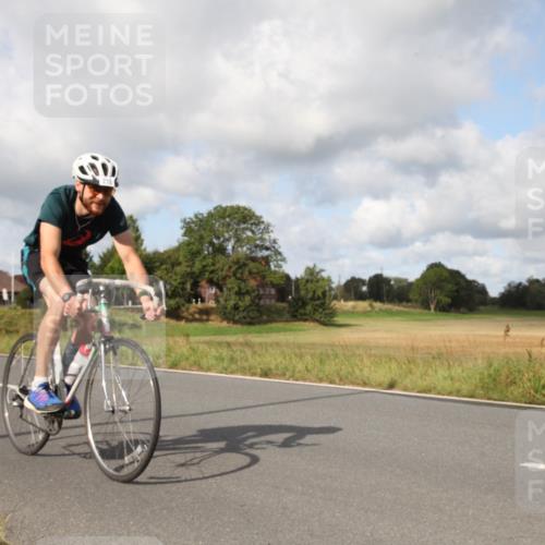 25.08.2024 - Elbe Triathlon Hamburg Fuchs,  Jonas http://msf.ph/oto/6823973 25.08.2024 10:11:36 Radfahren 530, 430, 213, 370 meine-sportfotos.de