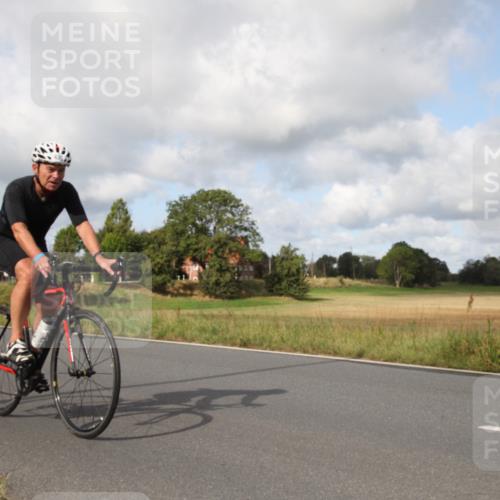 25.08.2024 - Elbe Triathlon Hamburg Fuchs,  Jonas http://msf.ph/oto/6823978 25.08.2024 10:11:34 Radfahren 408, 530, 430, 213 meine-sportfotos.de