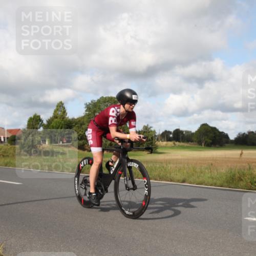 25.08.2024 - Elbe Triathlon Hamburg Fuchs,  Jonas http://msf.ph/oto/6823980 25.08.2024 10:11:32 Radfahren 408, 530, 430, 213 meine-sportfotos.de