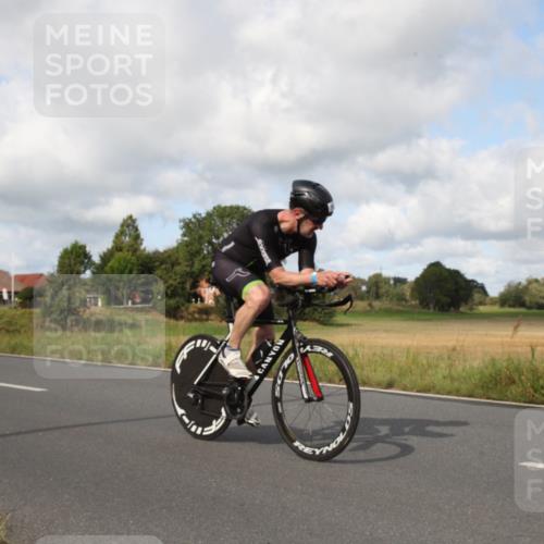 25.08.2024 - Elbe Triathlon Hamburg Fuchs,  Jonas http://msf.ph/oto/6823993 25.08.2024 10:11:13 Radfahren 405, 398 meine-sportfotos.de