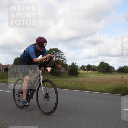 25.08.2024 - Elbe Triathlon Hamburg Fuchs,  Jonas http://msf.ph/oto/6824004 25.08.2024 10:11:02 Radfahren 496, 322, 405 meine-sportfotos.de