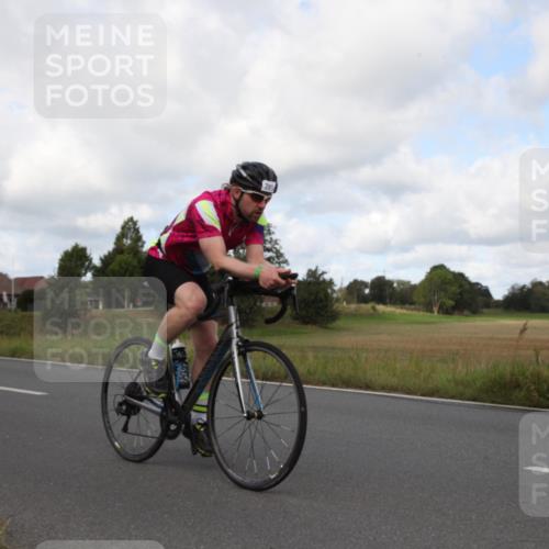 25.08.2024 - Elbe Triathlon Hamburg Fuchs,  Jonas http://msf.ph/oto/6824017 25.08.2024 10:10:47 Radfahren 281, 255, 421 meine-sportfotos.de