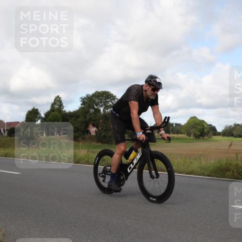 25.08.2024 - Elbe Triathlon Hamburg Fuchs,  Jonas http://msf.ph/oto/6824038 25.08.2024 10:10:21 Radfahren 527, 415, 362 meine-sportfotos.de
