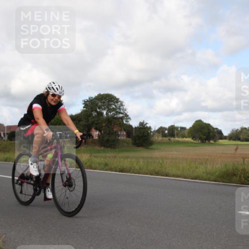 25.08.2024 - Elbe Triathlon Hamburg Fuchs,  Jonas http://msf.ph/oto/6824041 25.08.2024 10:10:19 Radfahren 427, 527, 415 meine-sportfotos.de