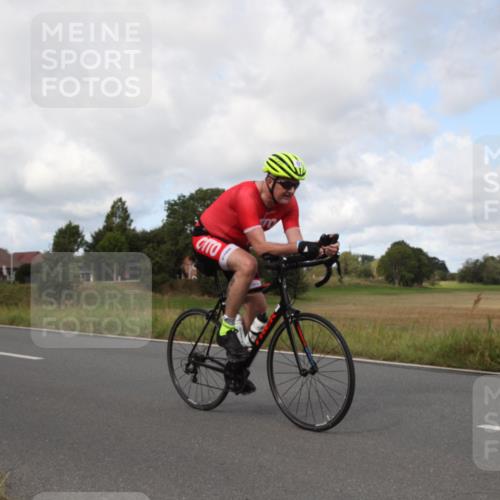 25.08.2024 - Elbe Triathlon Hamburg Fuchs,  Jonas http://msf.ph/oto/6824044 25.08.2024 10:10:14 Radfahren 427, 527, 415 meine-sportfotos.de