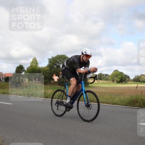 25.08.2024 - Elbe Triathlon Hamburg Fuchs,  Jonas http://msf.ph/oto/6824068 25.08.2024 10:09:46 Radfahren 494, 387, 489, 414, 289 meine-sportfotos.de