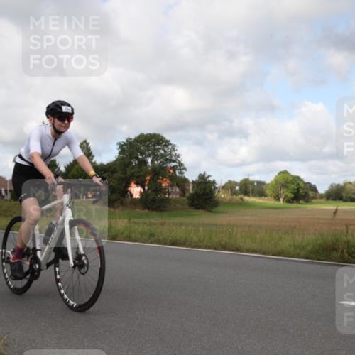25.08.2024 - Elbe Triathlon Hamburg Fuchs,  Jonas http://msf.ph/oto/6824073 25.08.2024 10:09:43 Radfahren 534, 494, 387, 489, 414, 289 meine-sportfotos.de