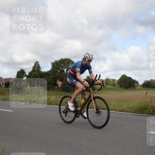 25.08.2024 - Elbe Triathlon Hamburg Fuchs,  Jonas http://msf.ph/oto/6824089 25.08.2024 10:09:31 Radfahren 477, 464, 459, 375 meine-sportfotos.de
