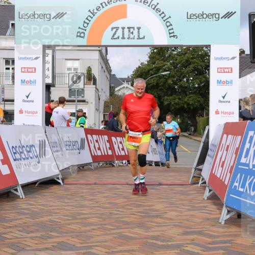 25.08.2024 - 20. Blankeneser Heldenlauf Strokosch-Dieckow http://msf.ph/oto/6824108 25.08.2024 09:51:31 Ziel 102, 114, 123, 241 meine-sportfotos.de