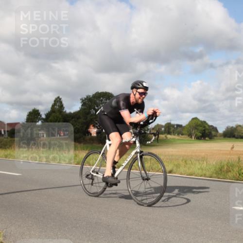 25.08.2024 - Elbe Triathlon Hamburg Fuchs,  Jonas http://msf.ph/oto/6824122 25.08.2024 10:08:43 Radfahren 443, 541, 390 meine-sportfotos.de