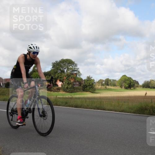 25.08.2024 - Elbe Triathlon Hamburg Fuchs,  Jonas http://msf.ph/oto/6824133 25.08.2024 10:08:24 Radfahren 539, 482, 514 meine-sportfotos.de
