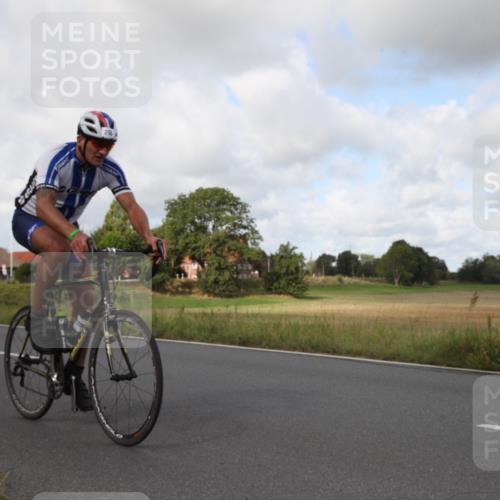 25.08.2024 - Elbe Triathlon Hamburg Fuchs,  Jonas http://msf.ph/oto/6824210 25.08.2024 10:07:17 Radfahren 533, 389, 268, 368 meine-sportfotos.de