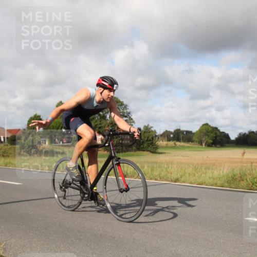 25.08.2024 - Elbe Triathlon Hamburg Fuchs,  Jonas http://msf.ph/oto/6824262 25.08.2024 10:06:39 Radfahren 523, 367, 529, 347, 256 meine-sportfotos.de