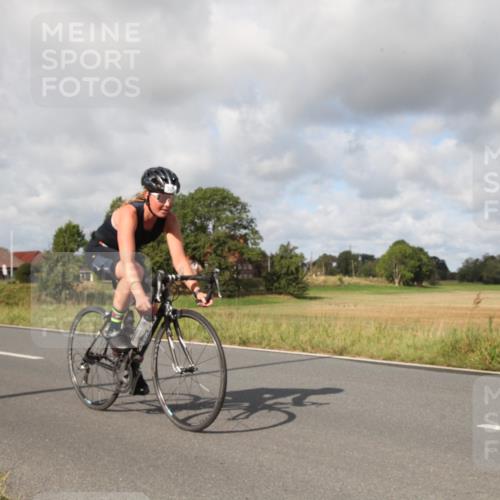 25.08.2024 - Elbe Triathlon Hamburg Fuchs,  Jonas http://msf.ph/oto/6824282 25.08.2024 10:06:20 Radfahren 472, 509, 445, 426, 175 meine-sportfotos.de