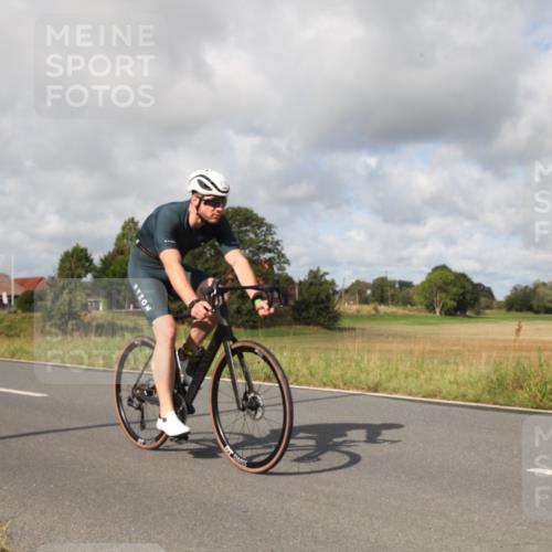 25.08.2024 - Elbe Triathlon Hamburg Fuchs,  Jonas http://msf.ph/oto/6824296 25.08.2024 10:05:56 Radfahren 538, 219 meine-sportfotos.de