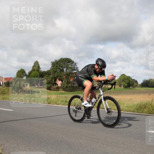 25.08.2024 - Elbe Triathlon Hamburg Fuchs,  Jonas http://msf.ph/oto/6824323 25.08.2024 10:05:42 Radfahren 344, 397, 340, 357, 526, 304 meine-sportfotos.de