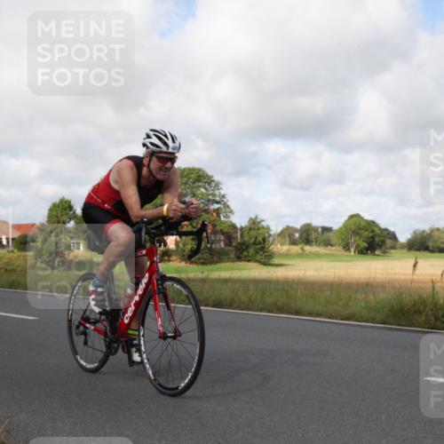 25.08.2024 - Elbe Triathlon Hamburg Fuchs,  Jonas http://msf.ph/oto/6824368 25.08.2024 10:04:58 Radfahren 460, 366, 517, 1851, 234 meine-sportfotos.de