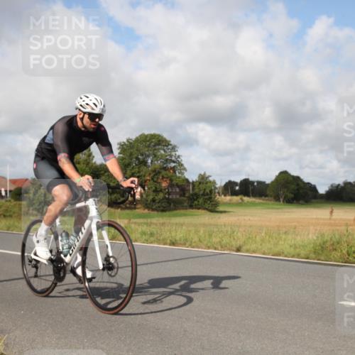 25.08.2024 - Elbe Triathlon Hamburg Fuchs,  Jonas http://msf.ph/oto/6824430 25.08.2024 10:04:00 Radfahren 352, 228, 487, 499 meine-sportfotos.de