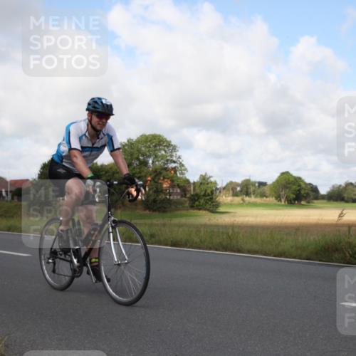 25.08.2024 - Elbe Triathlon Hamburg Fuchs,  Jonas http://msf.ph/oto/6824482 25.08.2024 10:03:35 Radfahren 532, 488, 135, 286, 223, 423 meine-sportfotos.de