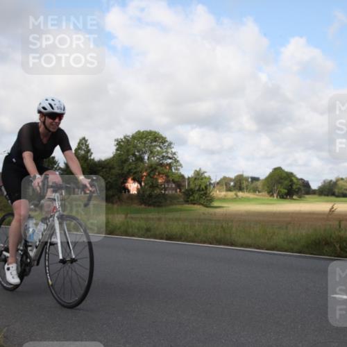 25.08.2024 - Elbe Triathlon Hamburg Fuchs,  Jonas http://msf.ph/oto/6824495 25.08.2024 10:03:32 Radfahren 323, 532, 488, 135, 286, 223 meine-sportfotos.de