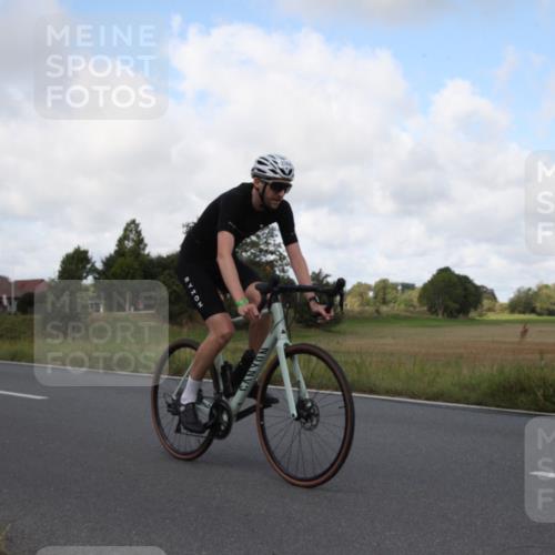 25.08.2024 - Elbe Triathlon Hamburg Fuchs,  Jonas http://msf.ph/oto/6824503 25.08.2024 10:03:13 Radfahren 250 meine-sportfotos.de