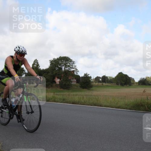 25.08.2024 - Elbe Triathlon Hamburg Fuchs,  Jonas http://msf.ph/oto/6824509 25.08.2024 10:02:59 Radfahren 302, 483, 495 meine-sportfotos.de