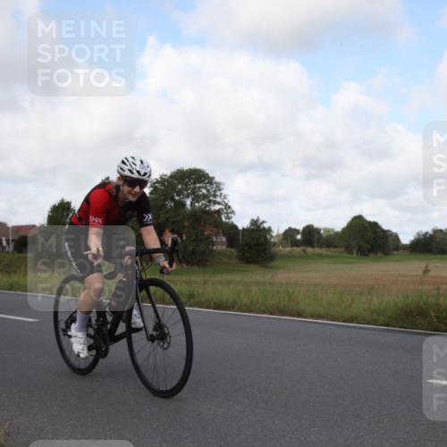 25.08.2024 - Elbe Triathlon Hamburg Fuchs,  Jonas http://msf.ph/oto/6824531 25.08.2024 10:02:46 Radfahren 520, 500, 512 meine-sportfotos.de