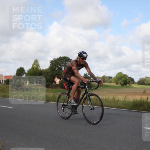 25.08.2024 - Elbe Triathlon Hamburg Fuchs,  Jonas http://msf.ph/oto/6824560 25.08.2024 10:02:09 Radfahren 221, 473, 418, 475 meine-sportfotos.de