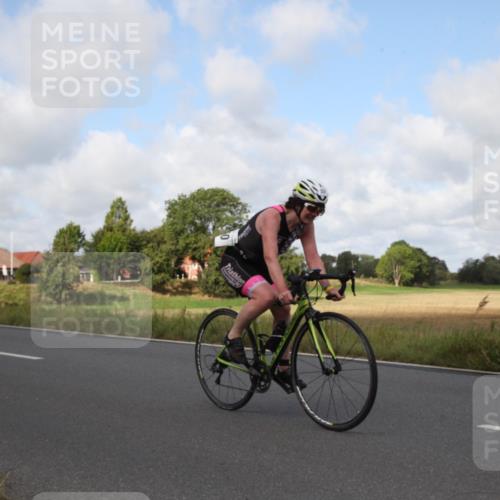 25.08.2024 - Elbe Triathlon Hamburg Fuchs,  Jonas http://msf.ph/oto/6824617 25.08.2024 10:01:03 Radfahren 214, 550, 544, 440, 406 meine-sportfotos.de