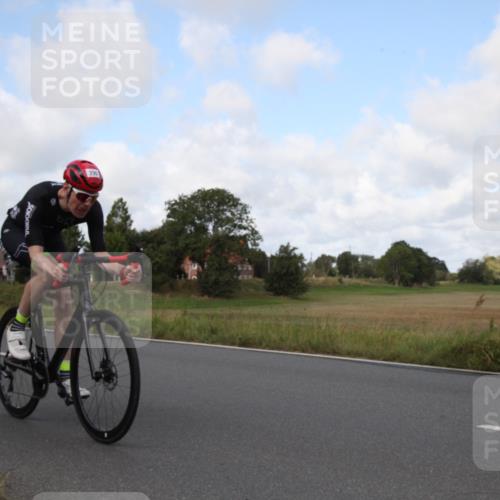 25.08.2024 - Elbe Triathlon Hamburg Fuchs,  Jonas http://msf.ph/oto/6824653 25.08.2024 10:00:42 Radfahren 321, 339, 290, 385, 305, 401 meine-sportfotos.de