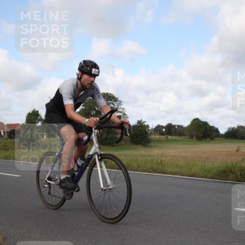 25.08.2024 - Elbe Triathlon Hamburg Fuchs,  Jonas http://msf.ph/oto/6824692 25.08.2024 09:59:59 Radfahren 254, 277, 351 meine-sportfotos.de