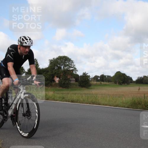 25.08.2024 - Elbe Triathlon Hamburg Fuchs,  Jonas http://msf.ph/oto/6824705 25.08.2024 09:59:41 Radfahren 411, 381 meine-sportfotos.de