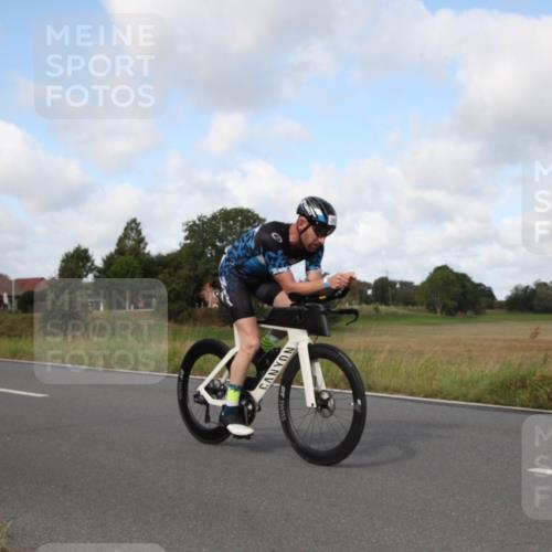 25.08.2024 - Elbe Triathlon Hamburg Fuchs,  Jonas http://msf.ph/oto/6824708 25.08.2024 09:59:34 Radfahren 251, 270, 456, 341, 543, 391, 411 meine-sportfotos.de