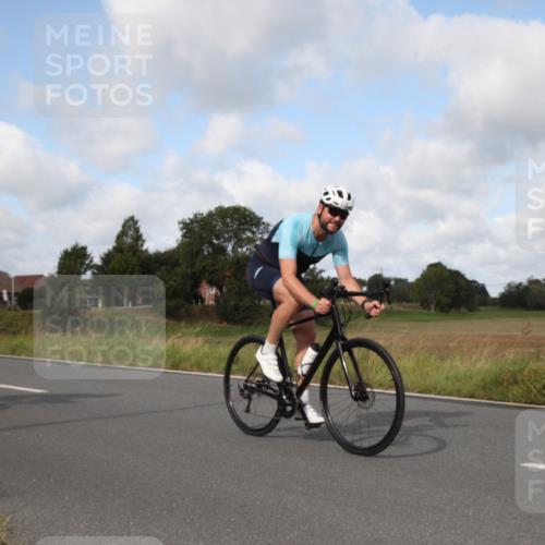 25.08.2024 - Elbe Triathlon Hamburg Fuchs,  Jonas http://msf.ph/oto/6824726 25.08.2024 09:59:32 Radfahren 251, 270, 456, 341, 543, 391 meine-sportfotos.de